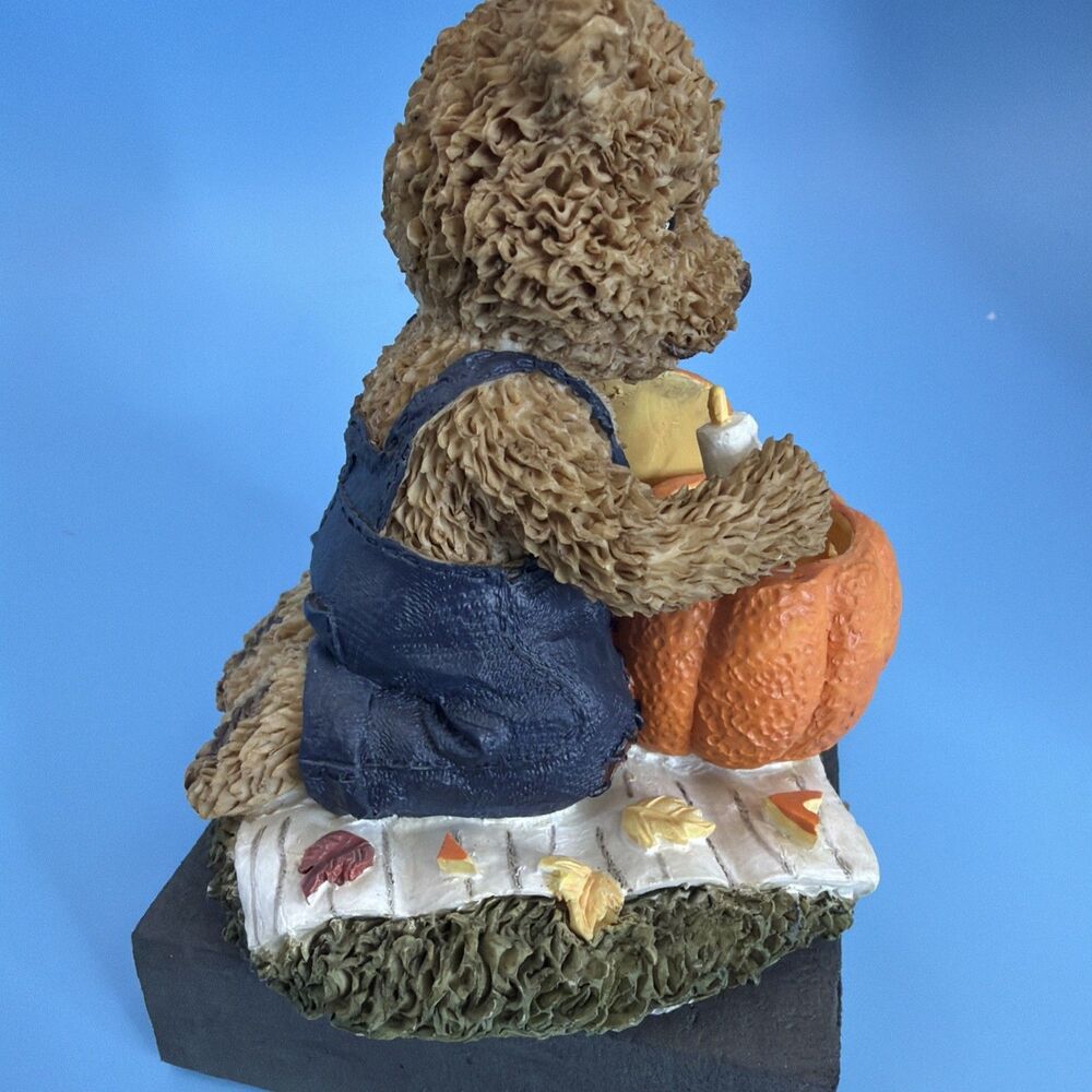 The Windsor Bears of Cranberry Commons- Scott - "Halloween Traditions" Figurine - Picture 5 of 6